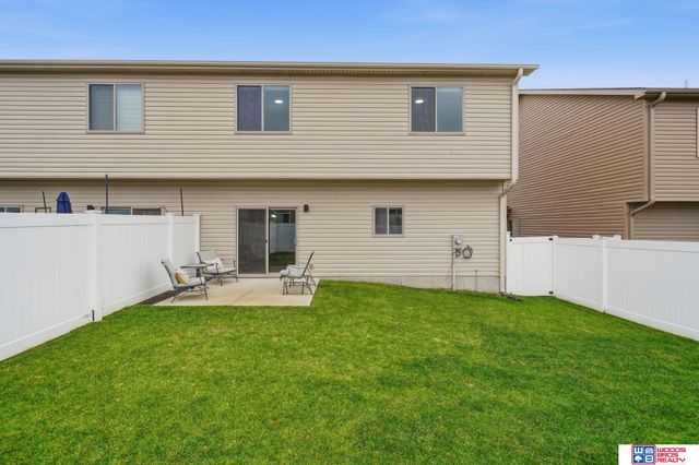 5018 W Hillsboro Drive, Lincoln, NE 68528