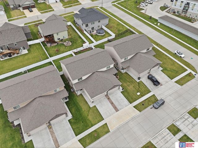 5018 W Hillsboro Drive, Lincoln, NE 68528