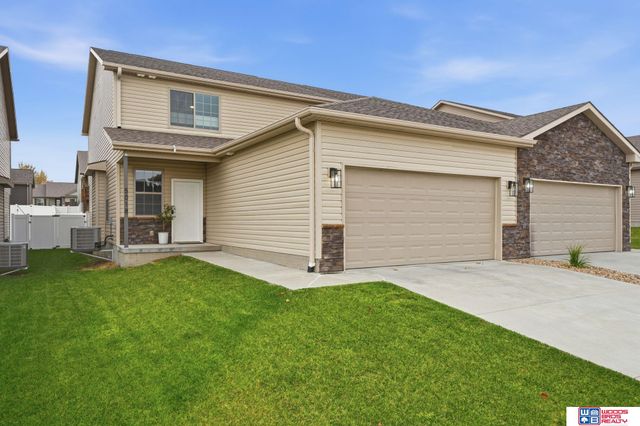 5018 W Hillsboro Drive, Lincoln, NE 68528
