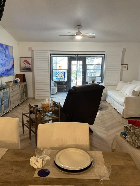 Image 11 of property listing at 6431 LAURELWOOD DRIVE, Zephyrhills, FL 33542