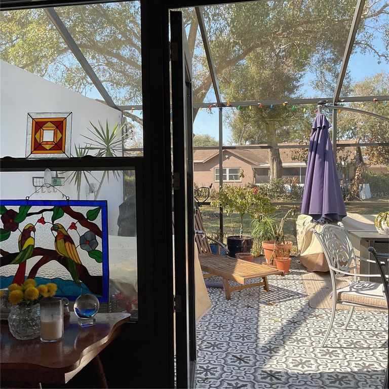 Image 3 of property listing at 6431 LAURELWOOD DRIVE, Zephyrhills, FL 33542