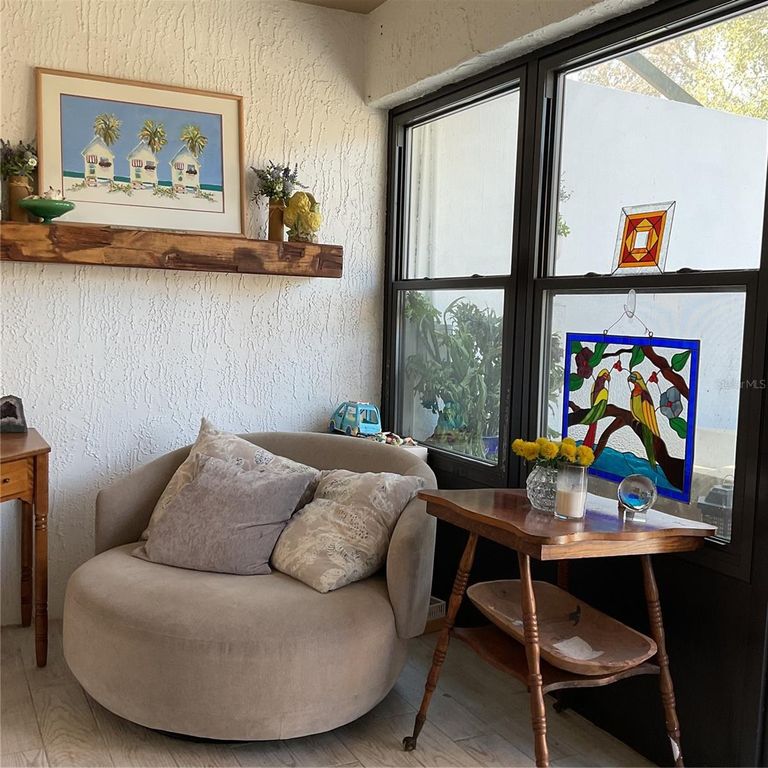 Image 6 of property listing at 6431 LAURELWOOD DRIVE, Zephyrhills, FL 33542