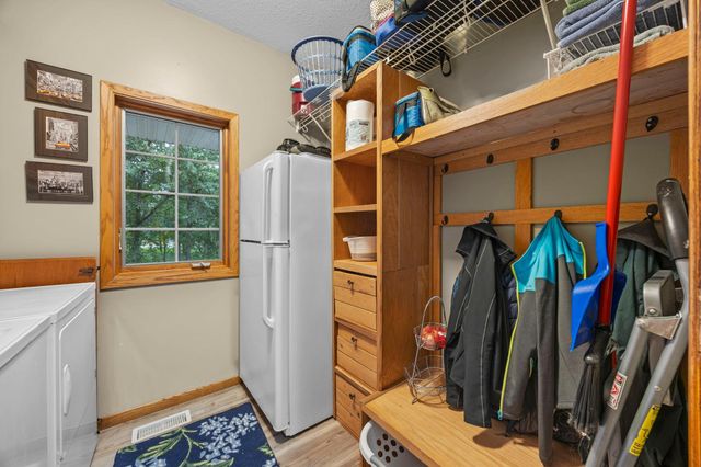 1820 Sims Road NW, Oak Grove, MN 55011