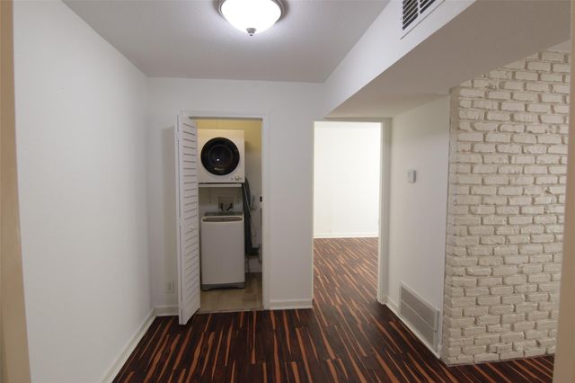 2101 Fountain View Drive 35, Houston, TX 77057