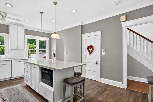 2 Russell Rd, Fanwood Boro, NJ 07023