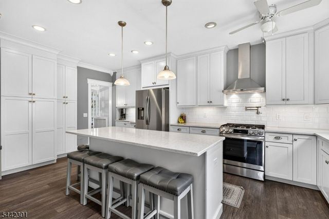 2 Russell Rd, Fanwood Boro, NJ 07023