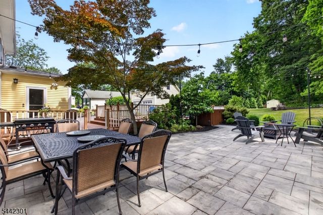 2 Russell Rd, Fanwood Boro, NJ 07023