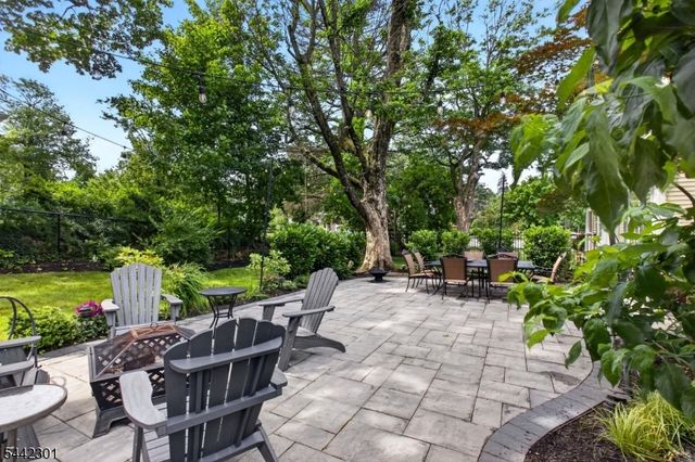2 Russell Rd, Fanwood Boro, NJ 07023