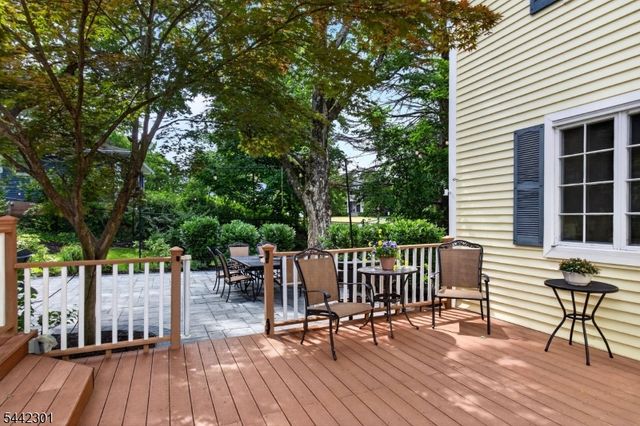 2 Russell Rd, Fanwood Boro, NJ 07023