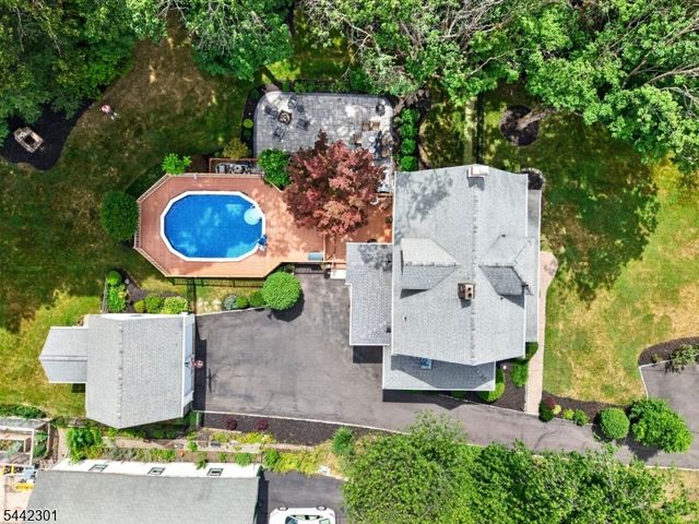 2 Russell Rd, Fanwood Boro, NJ 07023
