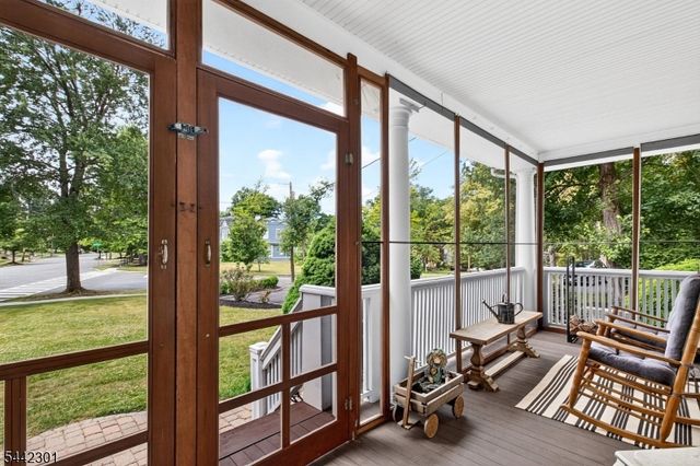2 Russell Rd, Fanwood Boro, NJ 07023