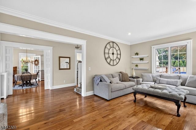 2 Russell Rd, Fanwood Boro, NJ 07023