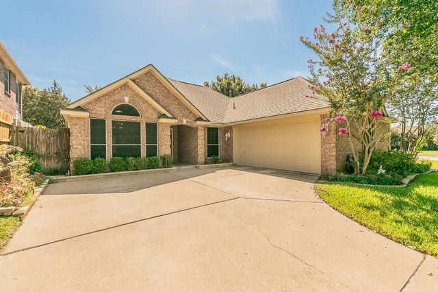 5544 Greenview Court, North Richland Hills, TX 76148