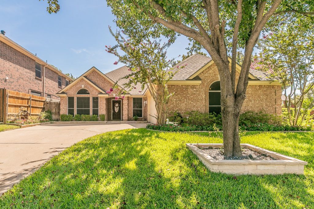 5544 Greenview Court, North Richland Hills, TX 76148