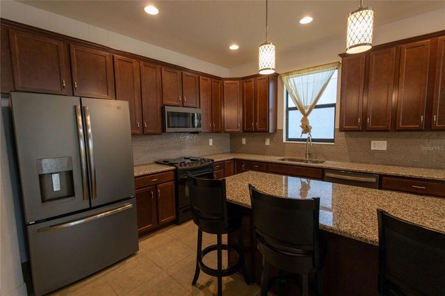 1214 FLORABLU DRIVE, Seffner, FL 33584