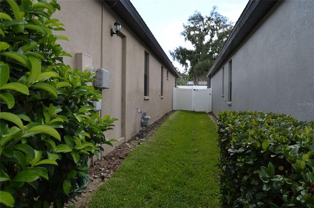 1214 FLORABLU DRIVE, Seffner, FL 33584