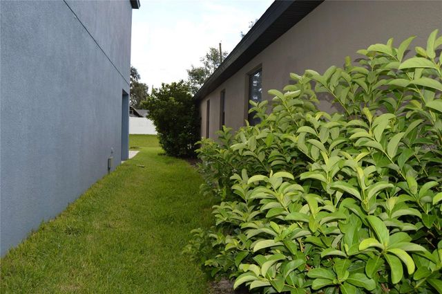 1214 FLORABLU DRIVE, Seffner, FL 33584