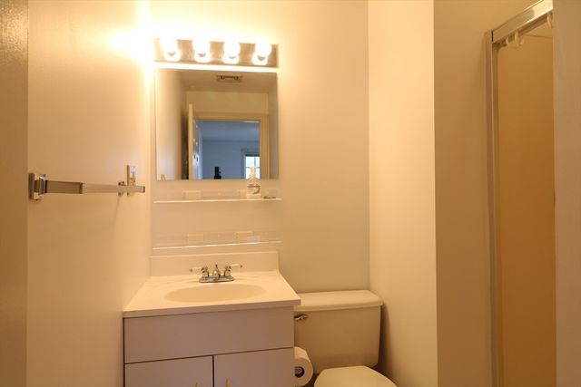 26 Webb Pl 2C, Mansfield, MA 02048