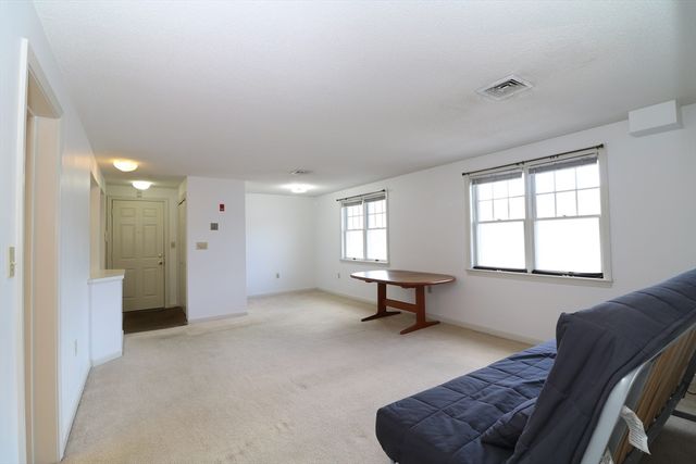 26 Webb Pl 2C, Mansfield, MA 02048
