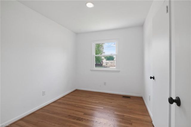 8506 Orcutt AVE, Hampton, VA 23605