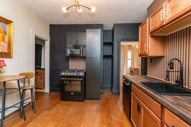8 Spring Garden St. 2, Boston, MA 02115