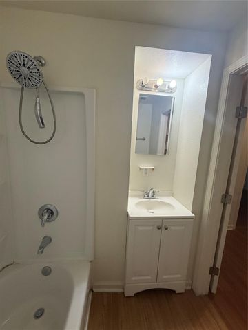1315 Sycamore Avenue, Huntsville, TX 77340