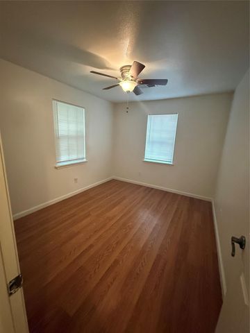 1315 Sycamore Avenue, Huntsville, TX 77340