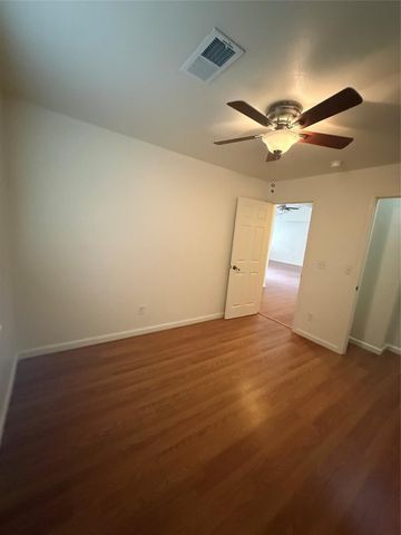 1315 Sycamore Avenue, Huntsville, TX 77340