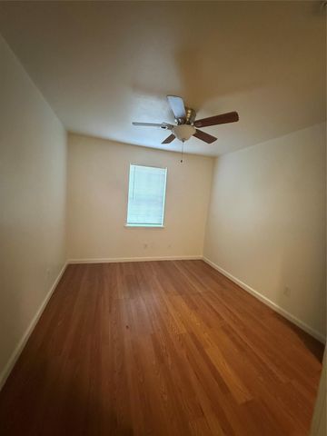 1315 Sycamore Avenue, Huntsville, TX 77340