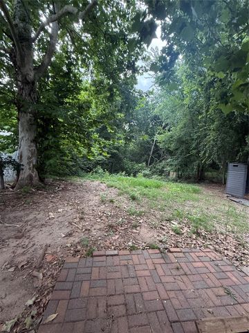 1315 Sycamore Avenue, Huntsville, TX 77340