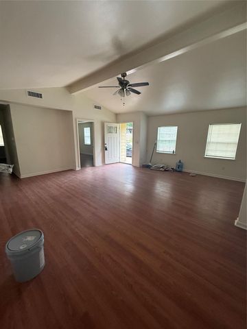 1315 Sycamore Avenue, Huntsville, TX 77340