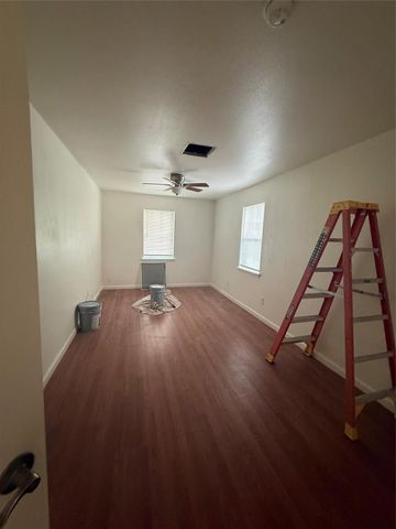 1315 Sycamore Avenue, Huntsville, TX 77340