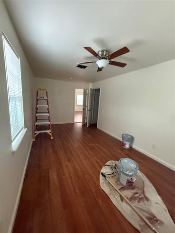 1315 Sycamore Avenue, Huntsville, TX 77340