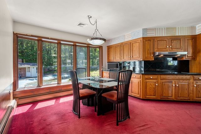 37 Driftwood Dr, Holden, MA 01520