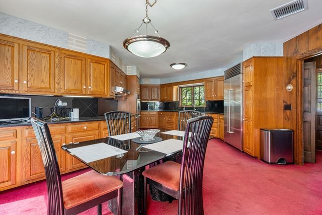 37 Driftwood Dr, Holden, MA 01520