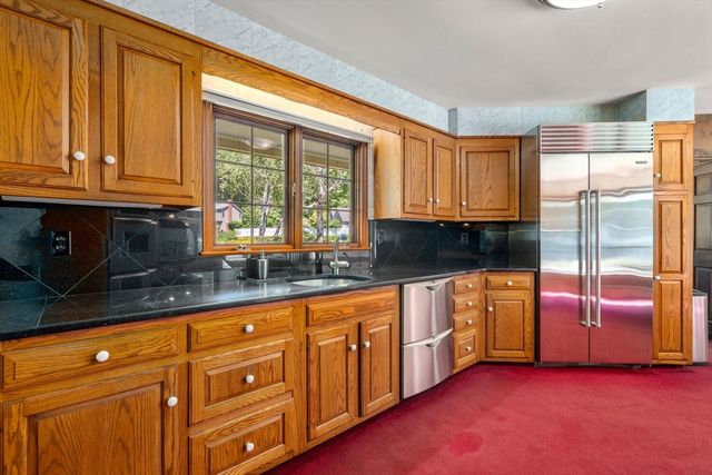 37 Driftwood Dr, Holden, MA 01520
