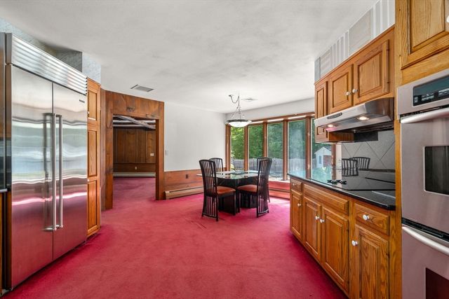 37 Driftwood Dr, Holden, MA 01520