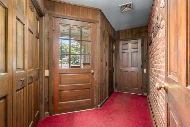 37 Driftwood Dr, Holden, MA 01520