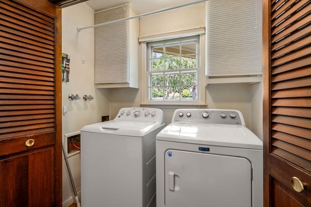 37 Driftwood Dr, Holden, MA 01520