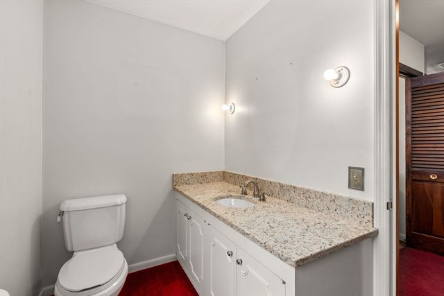 37 Driftwood Dr, Holden, MA 01520