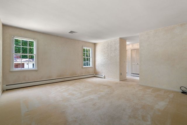 37 Driftwood Dr, Holden, MA 01520