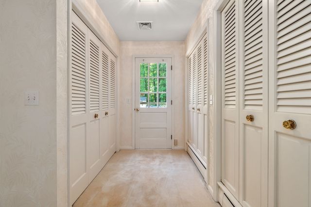 37 Driftwood Dr, Holden, MA 01520