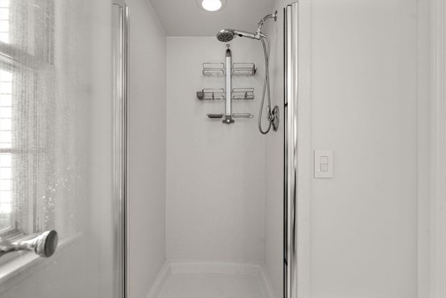 37 Driftwood Dr, Holden, MA 01520