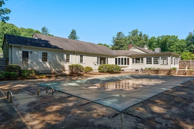 37 Driftwood Dr, Holden, MA 01520