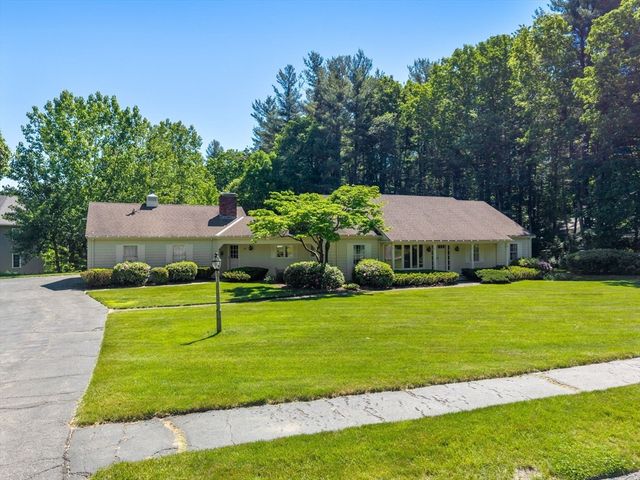 37 Driftwood Dr, Holden, MA 01520