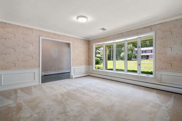 37 Driftwood Dr, Holden, MA 01520