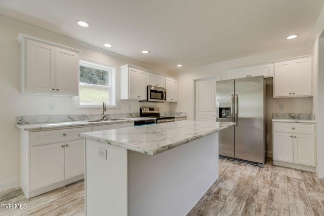 345 Dean Hollow Road, Nickelsville, VA 24271