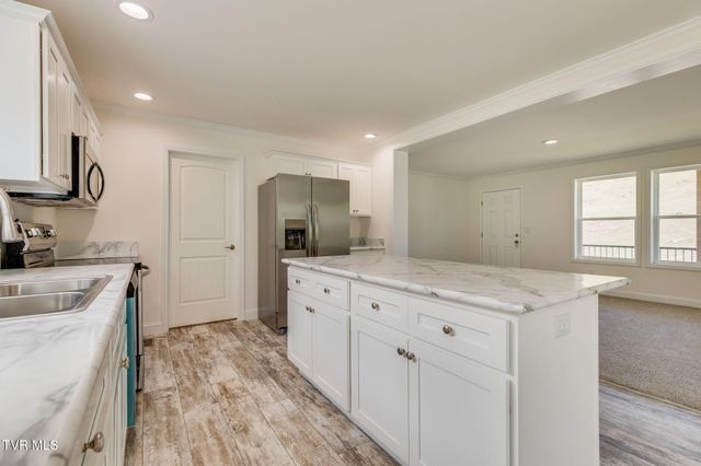 345 Dean Hollow Road, Nickelsville, VA 24271