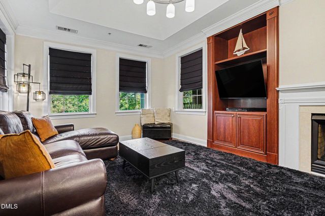 10400 Rosegate Court 303, Raleigh, NC 27617