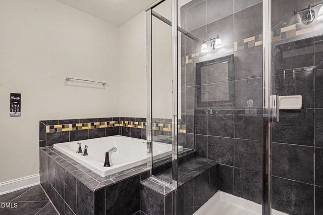 10400 Rosegate Court 303, Raleigh, NC 27617